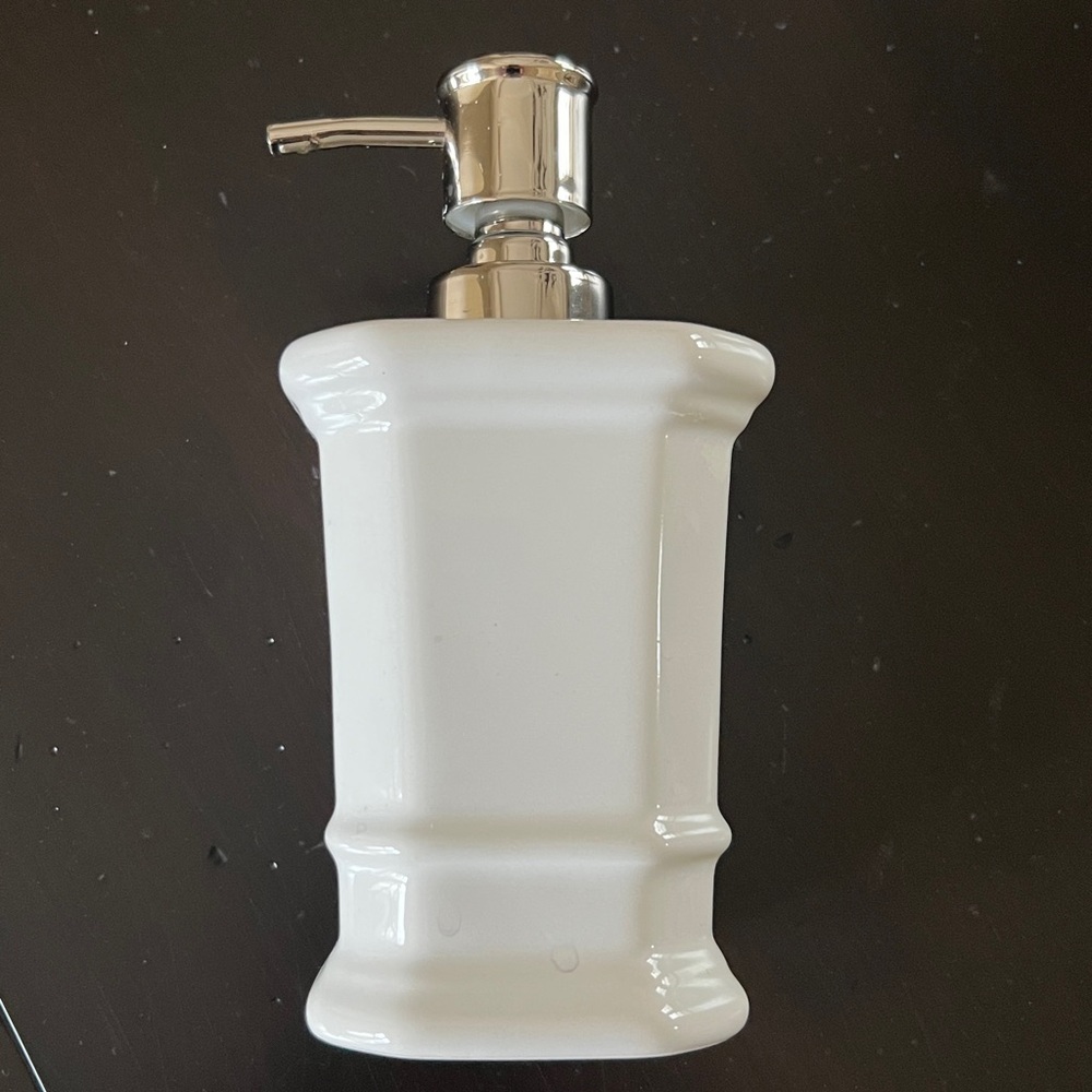 Apothecary Style New Soap/Lotion Dispenser
